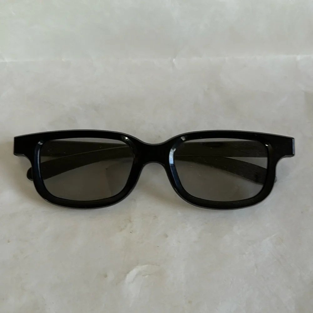 RealD Technology 3D Polarized Glasses for TV/Movies/Cinema/HD EUC $15